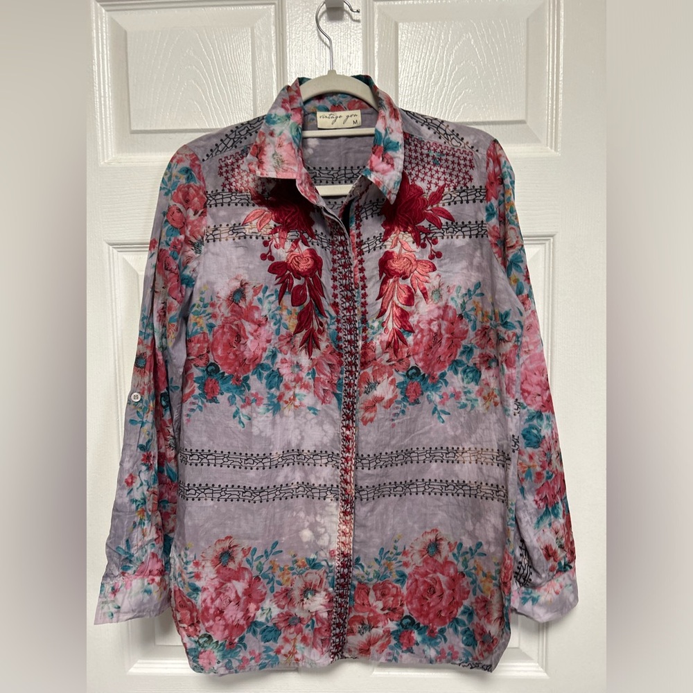 Vintage Gora Women’s Button Down Shirt Size Medium